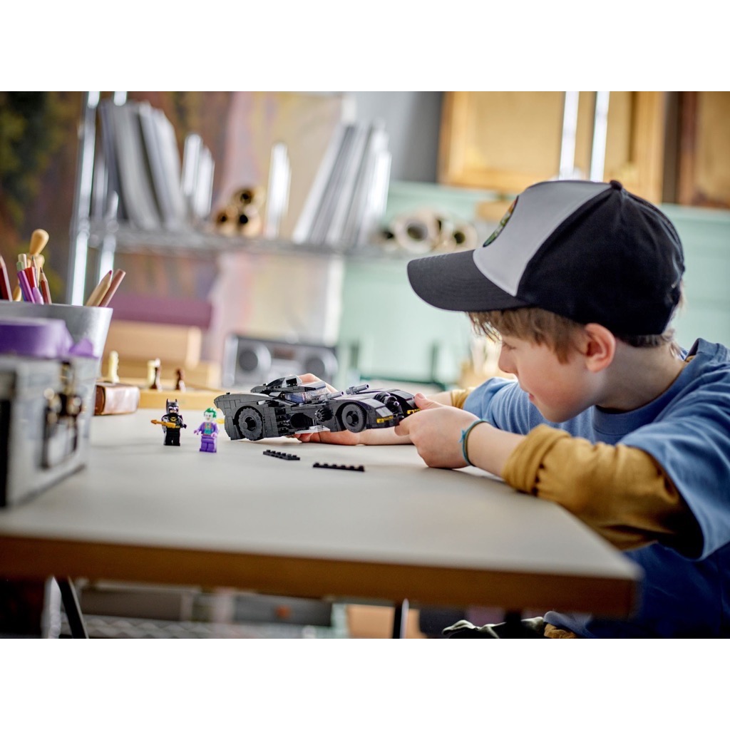 เลโก้ LEGO Super Heroes 76224 Batmobile: Batman vs. The Joker Chase