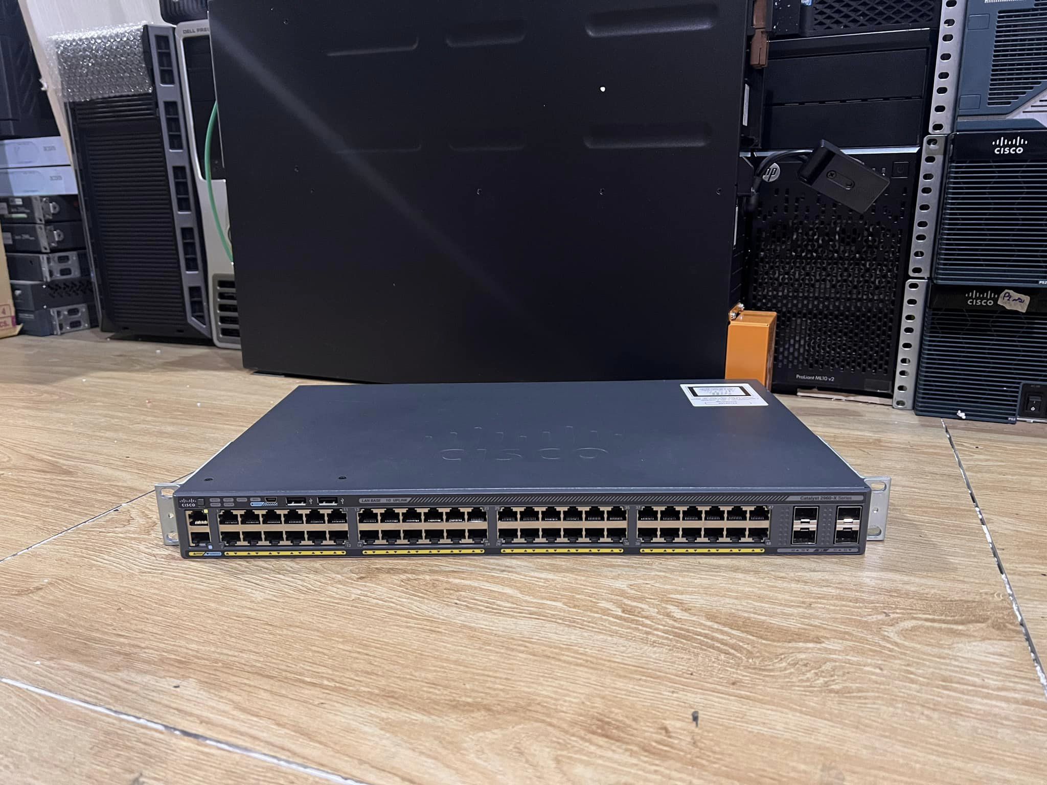 Switch Cisco 2960X-48ts-l สวิทมือสองพร้อมใช้งาน