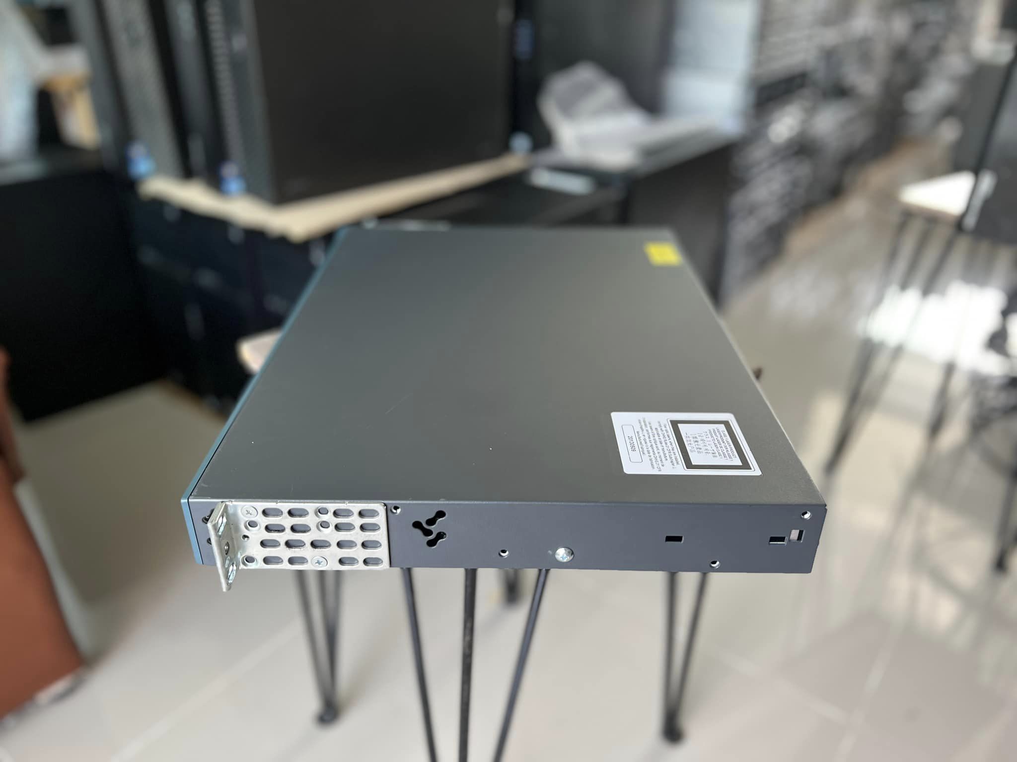 Switch Cisco 2960 48 port PoE 370W สวิทมือสองพร้อมใช้งาน