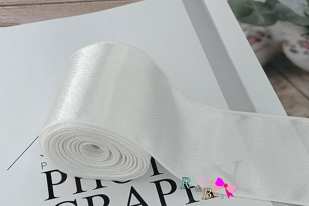 ริบบิ้นผ้าวาเลนติโน่ สีหวาน เย็บขอบ ขนาด 7 ซม.