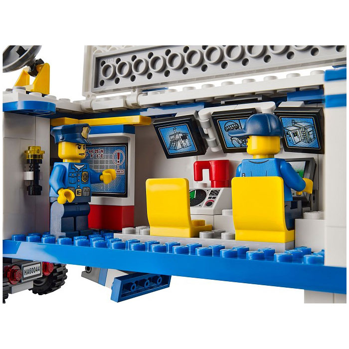 LEGO City 60044 Mobile Police Unit (Damaged Box)