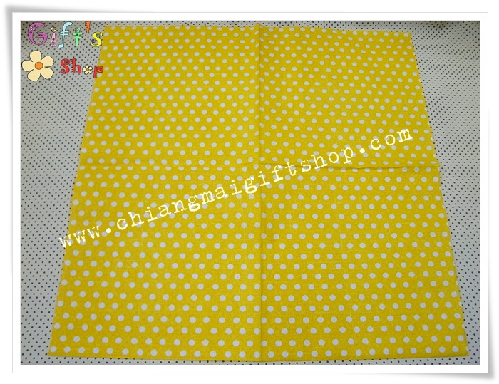 กระดาษแนปกิ้น ลายจุดขาวใหญ่ พื้นหลังสีเหลือง ส้ม