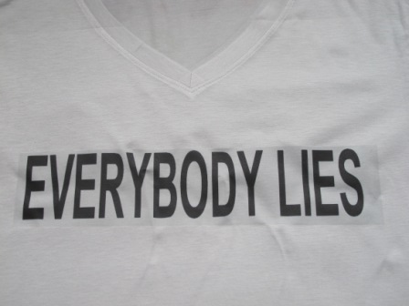 เสื้อสีเทาอ่อน everybody lies