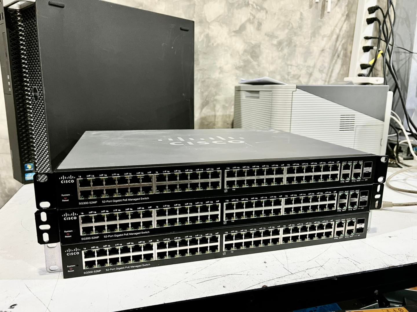 Cisco SG300-52MP Switch Gigabit PoE มือสอง พร้อมใช้งาน