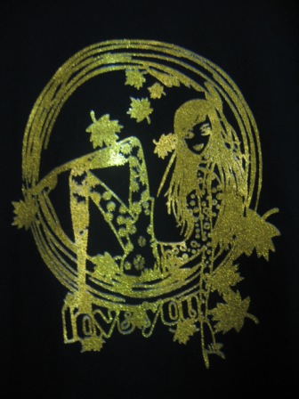 เสื้อยืด ลายสกรีนกากเพชรสีทอง