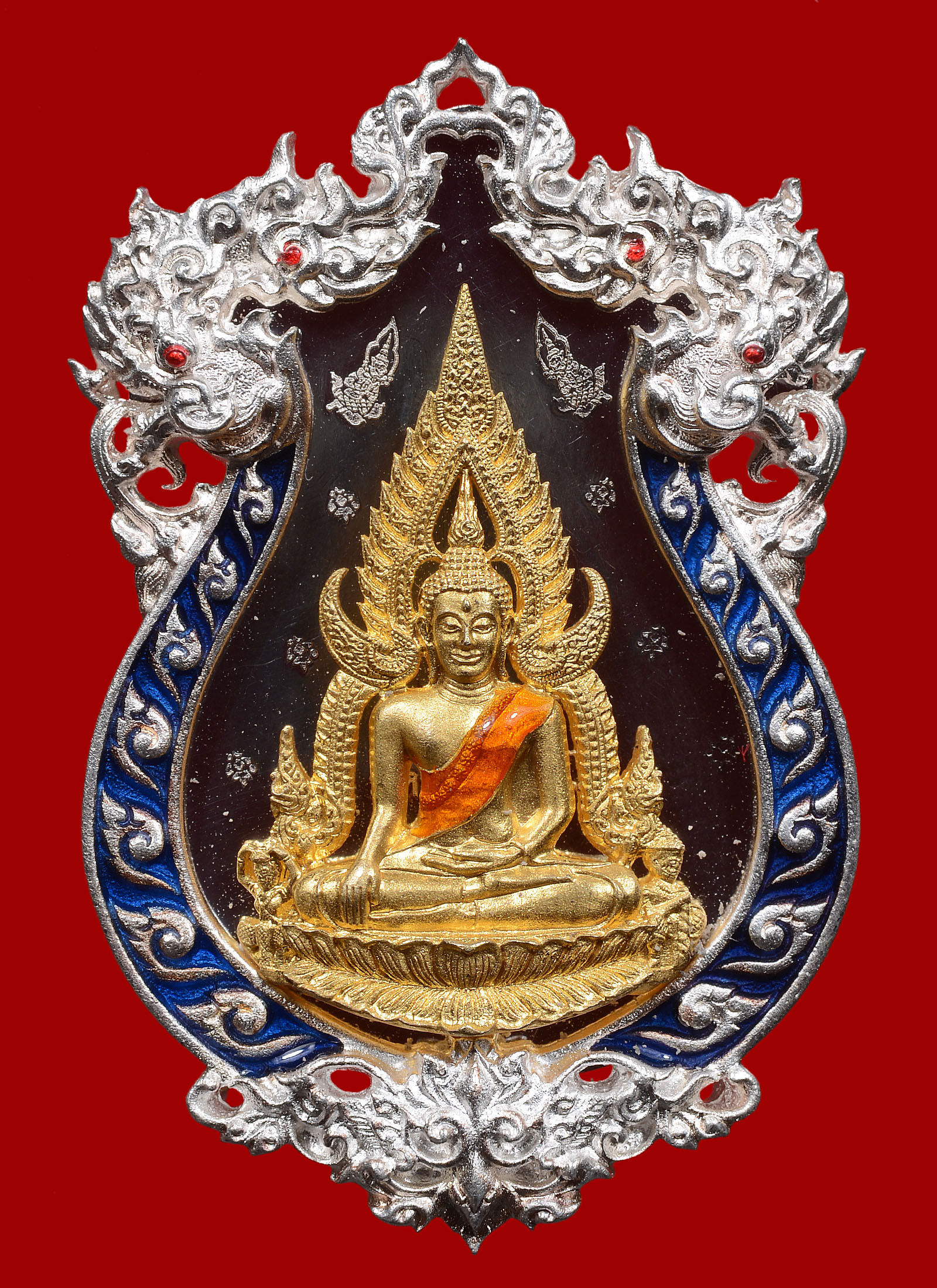 เหรียญหล่อฉลุพระพุทธชินราช เนื้อเงินลงยาราชาวดีสีน้ำเงิน องค์พระชุบทอง รุ่น จอมราชันย์ วัดพระศรีรัตนมหาธาตุวรมหาวิหาร จ.พิษณุโลก ปี 2554 สวยๆ พร้อมกล่องเดิม
