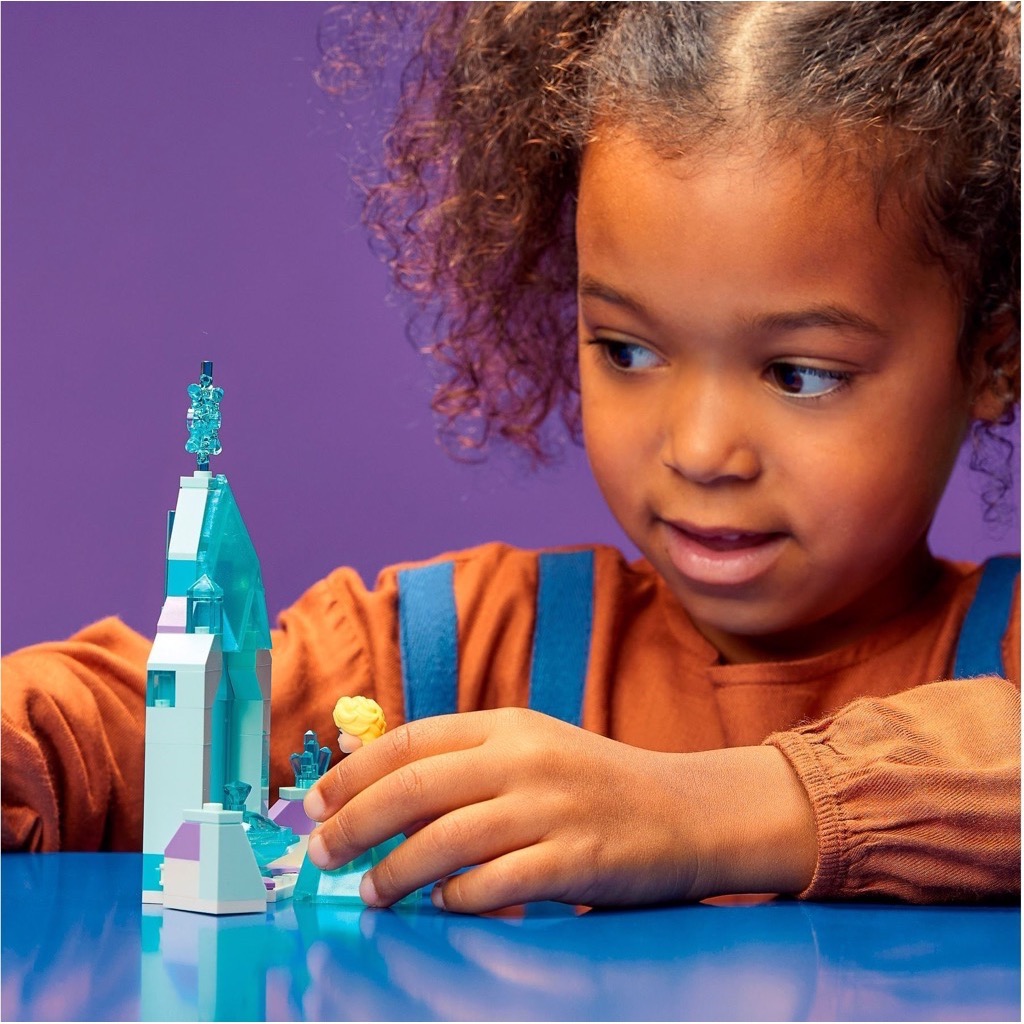 เลโก้ LEGO Disney 43199 Elsa's Castle Courtyard
