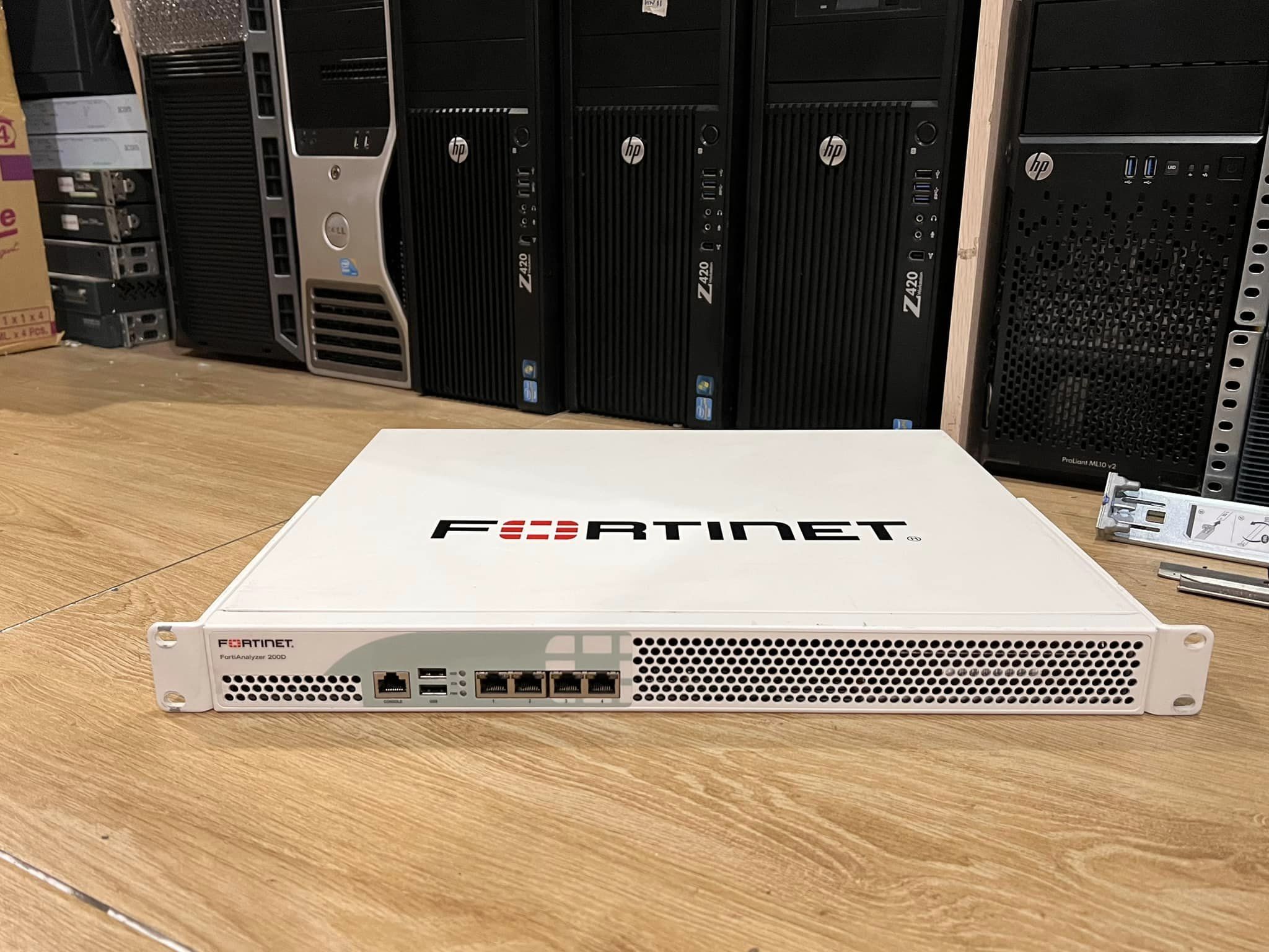 fortinet fortianalyzer 200D มือสองพร้อมใช้งาน
