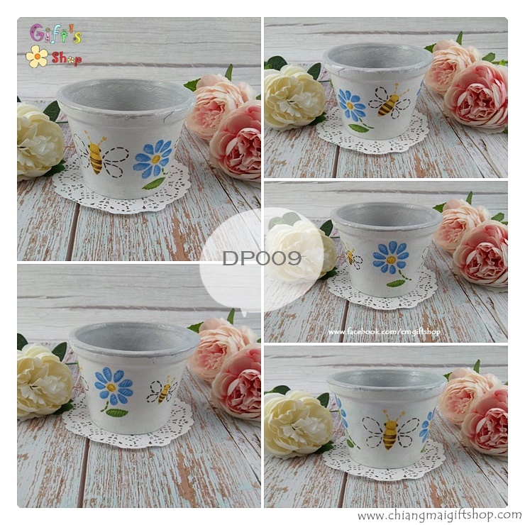 กระถางแคคตัสเดคูพาจ ลายผึ้งกับดอกไม้สีฟ้า