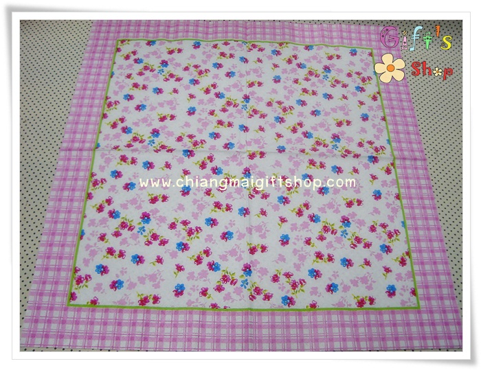 กระดาษแนปกิ้น ลายดอกไม้สีชมพู สีฟ้า พื้นหลังสีขาว พื้นหลังสีชมพู