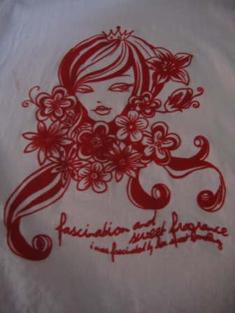 เสื้อยืด ลายสกรีนกำมะหยี่สีแดง