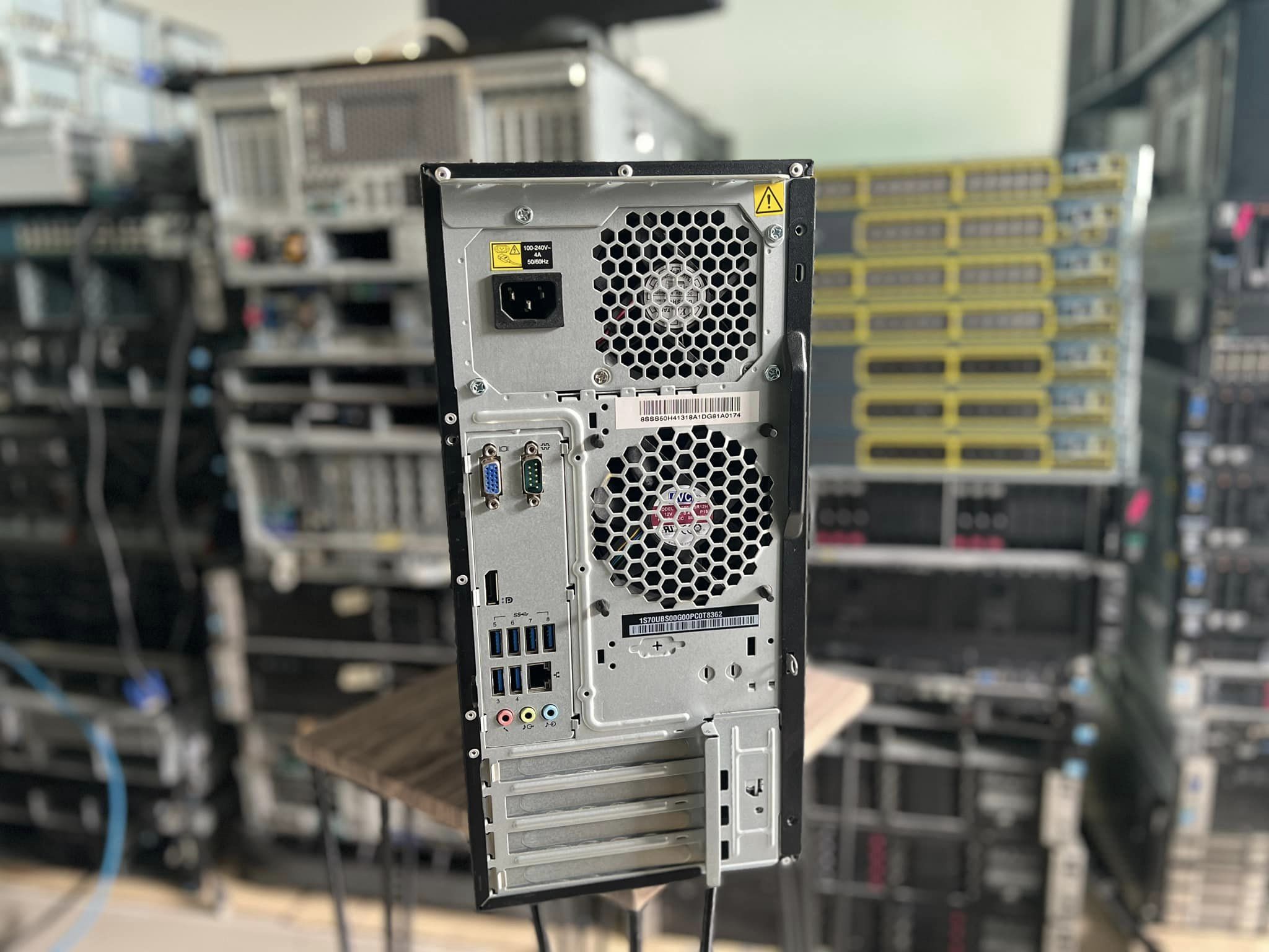 サーバー Lenovo ThinkServer TS150 Lenovo ThinkServer TS150 (Intel Xeon E3-1200 v5, Core i3