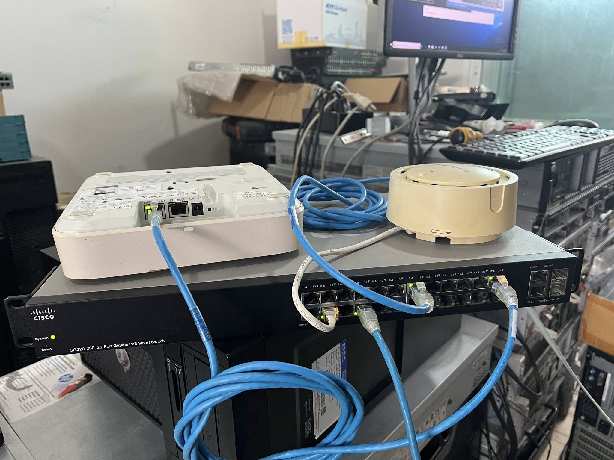 Cisco SG220 26P K9 Gigabit PoE Smart Switch web GUI สวิทกิกะบิตพีโออีมือสองพร้อมใช้งาน