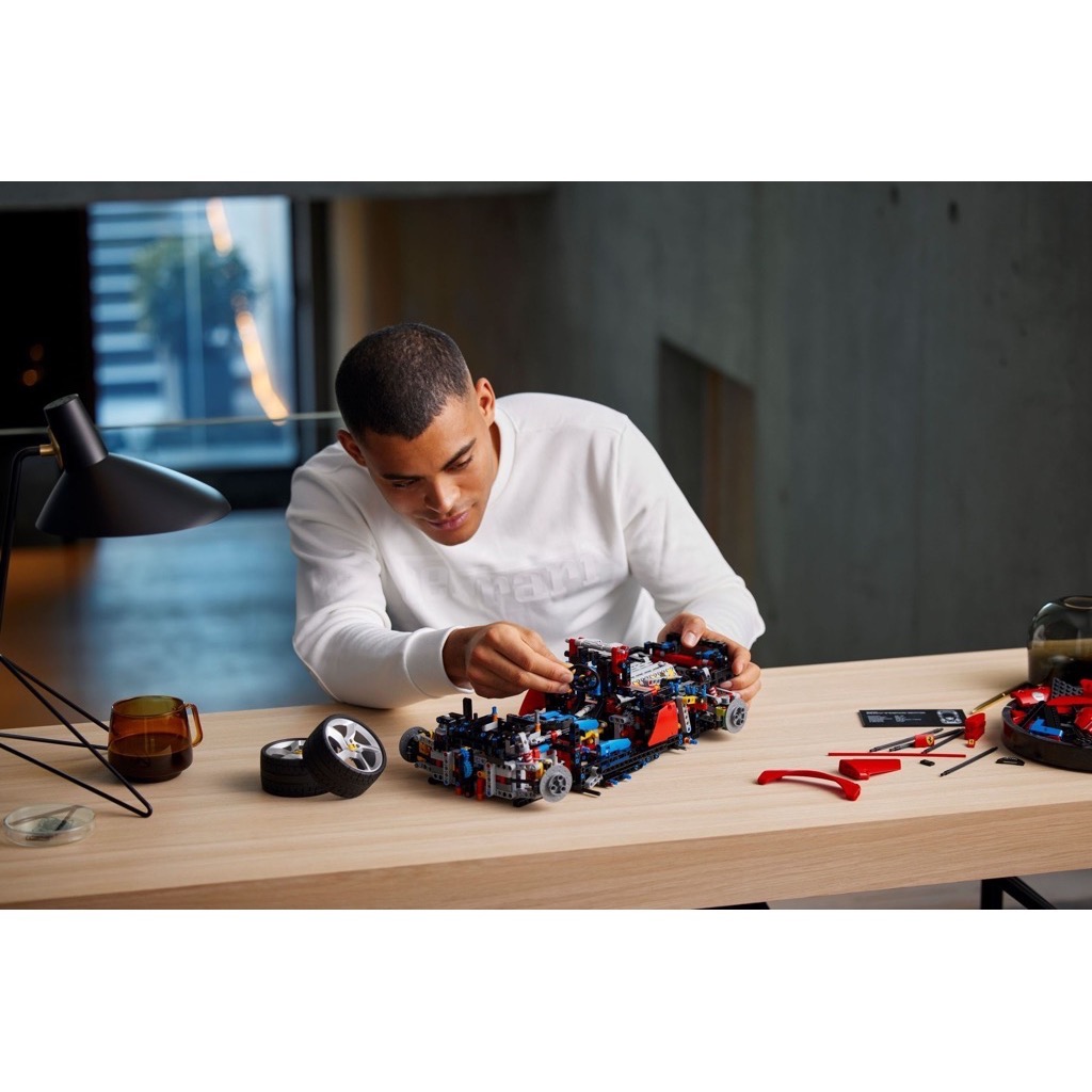 เลโก้ LEGO Exclusives Technic 42143 Ferrari Daytona SP3 (มีกล่องกระดาษตรงรุ่น)