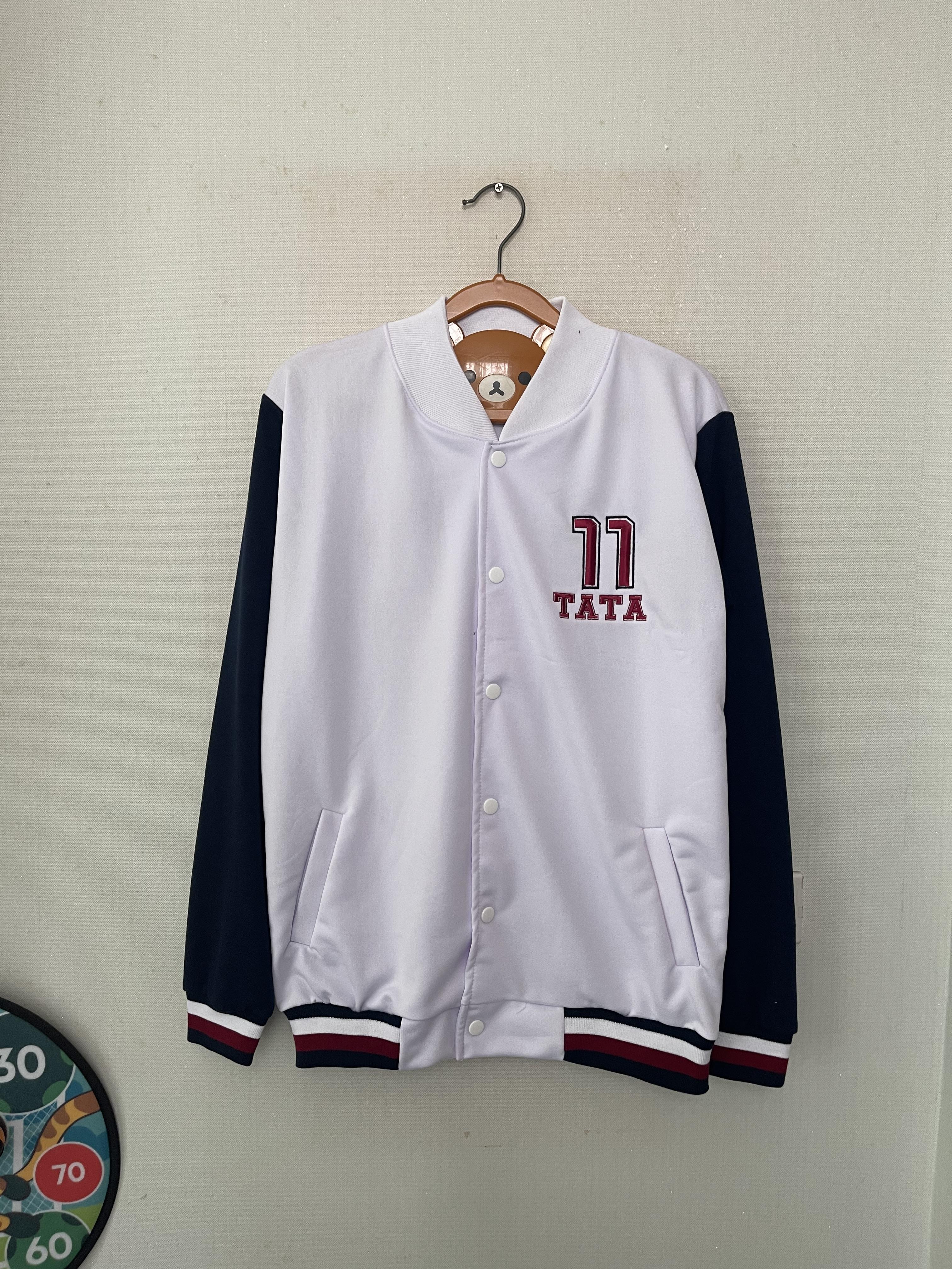 เสื้อแจ็คเก็ตผ้าเกล็ดปลา เสื้อรุ่นสีขาว