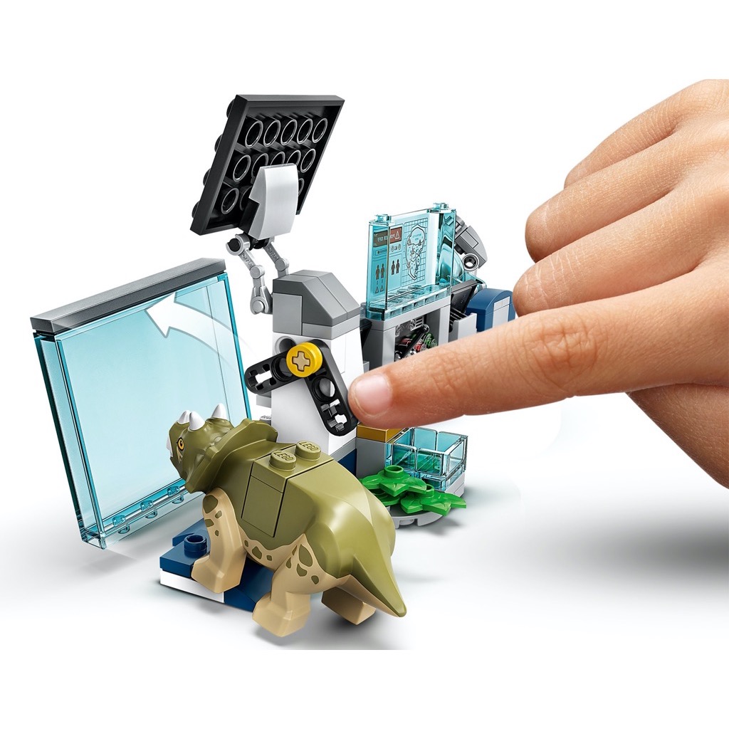 LEGO Jurassic World 75939 Dr. Wu's Lab: Baby Dinosaurs Breakout
