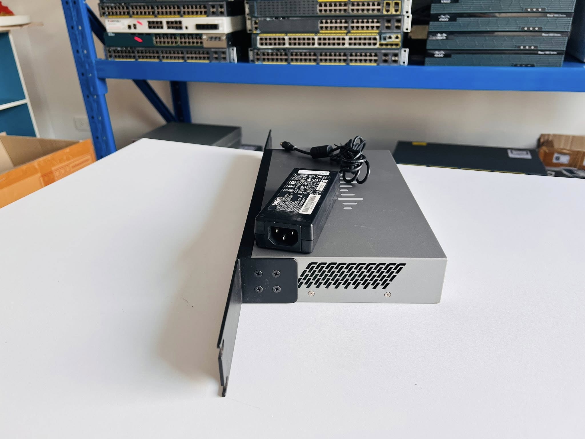Cisco SG300 10SFP Gigabit สวิทซิสโก้มือสองพร้อมใช้งาน