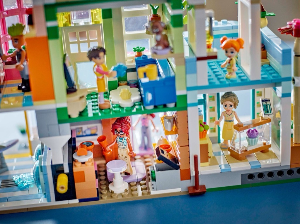 เลโก้ LEGO Friends 42670 Heartlake City Apartments and Stores