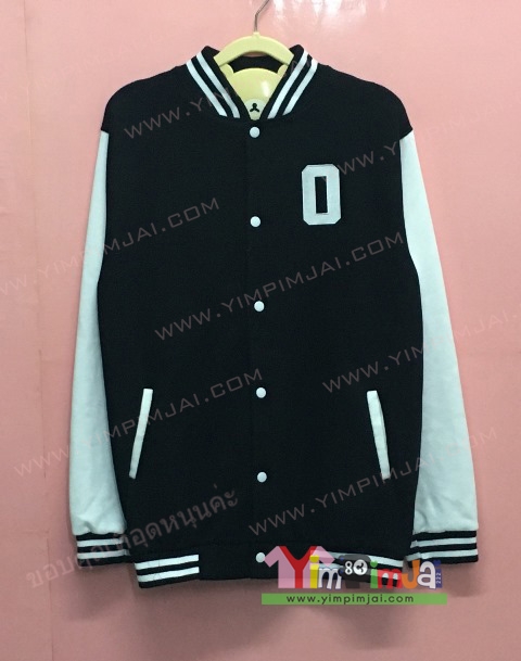 เสื้อกันหนาว เบสบอล สีดำ แขนยาวขาว กระดุมขาว มีกระเป๋า สกรีนตามสั่ง O