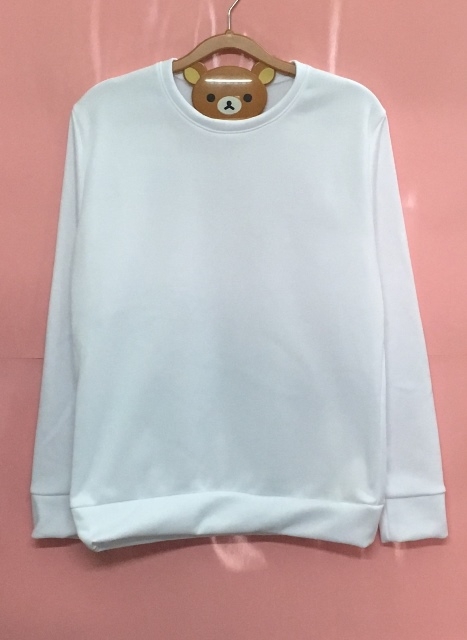 เสื้อเสวตเตอร์กันหนาวสีขาว