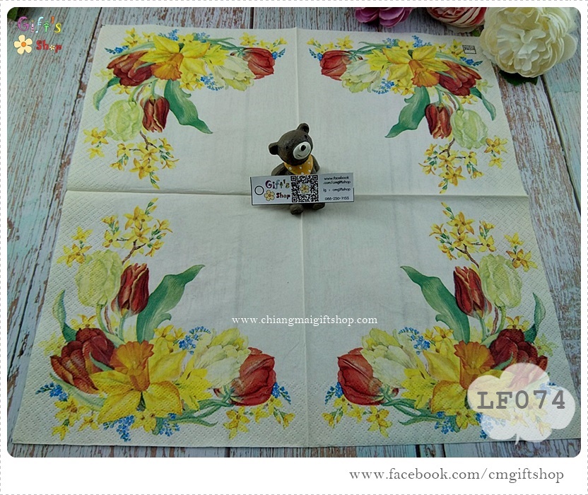 กระดาษแนปกิ้นยุโรป ,ลายช่อดอกไม้หลายสี, ลายดอกไม้สีเหลือง, ลายดอกไม้สีแดง, ลายดอกไม้สีครีม, ลายดอกไม้สีฟ้าเล็กๆ, พื้นหลังสีครีม