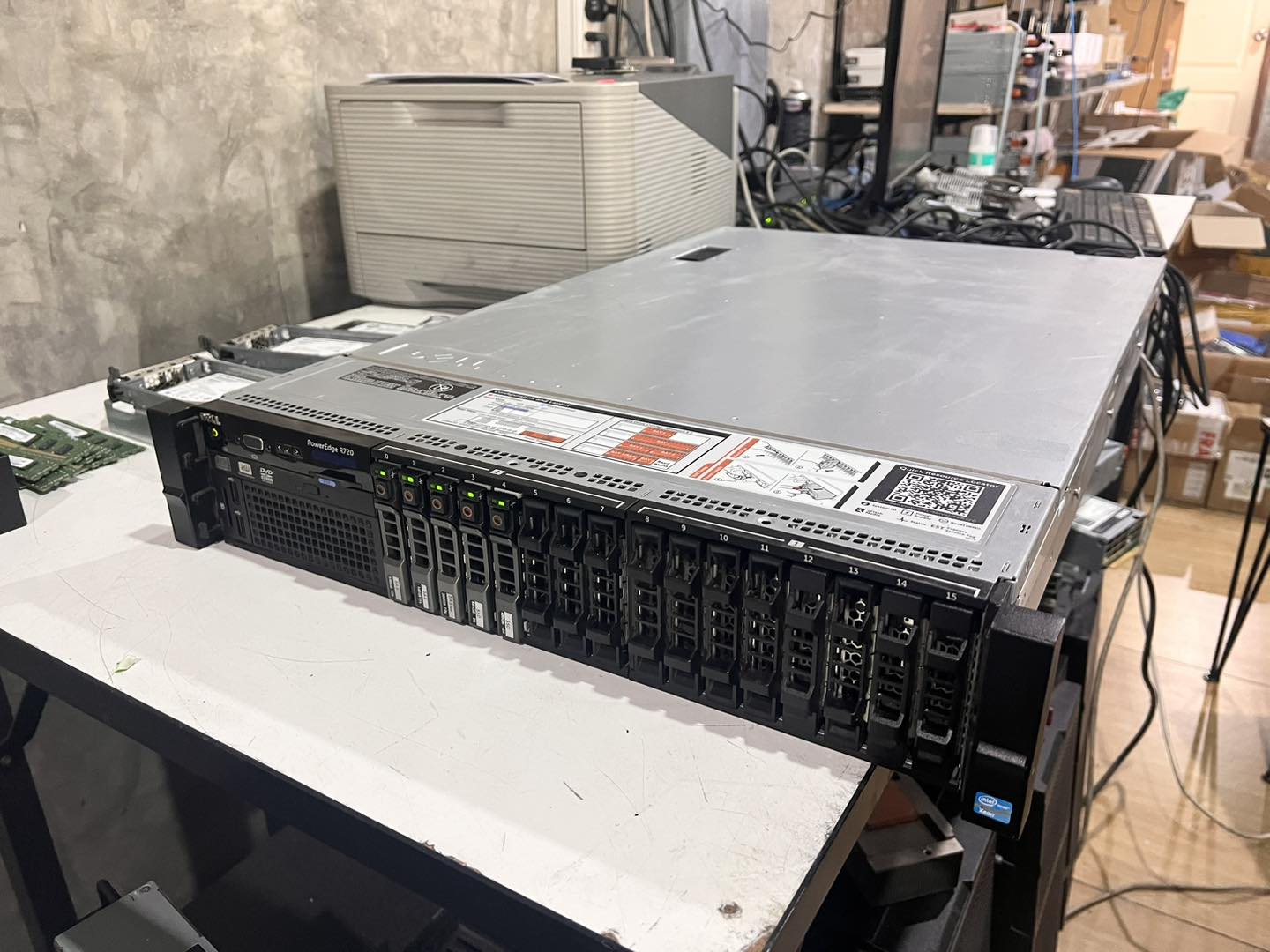 Server dell r720 2cpu 32gb 20cores sas ssd400 เซิฟเวอร์มือสองพร้อมใช้งาน