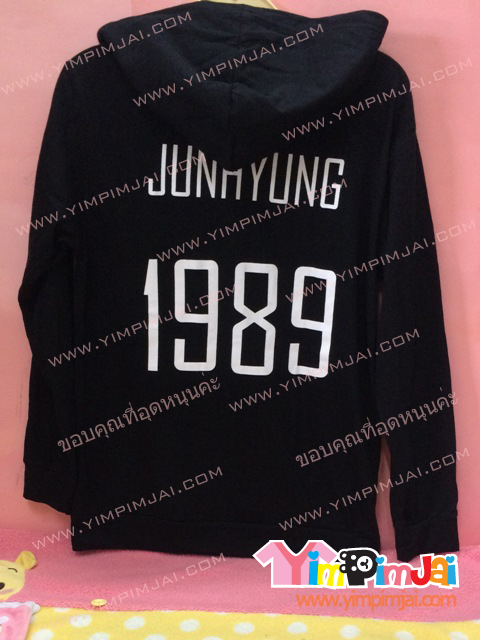 เสื้อฮู้ด เสื้อรุ่น สีดำ สกรีนตามสั่ง JUNHYUNG 1989 YOSEOB 1990