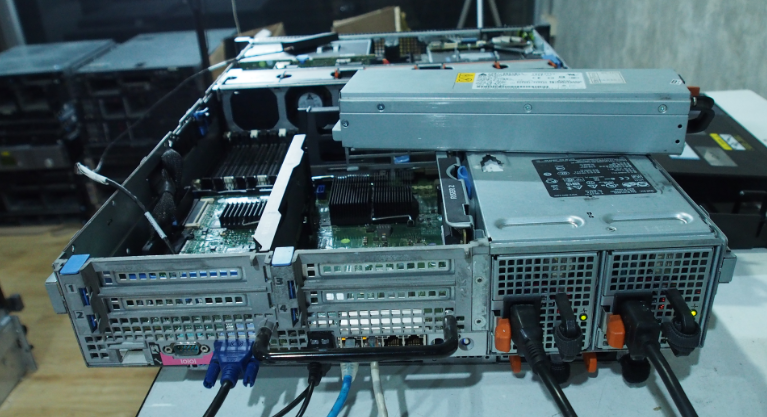 Server Dell R710 มือ 2 พร้อมใช้งาน
