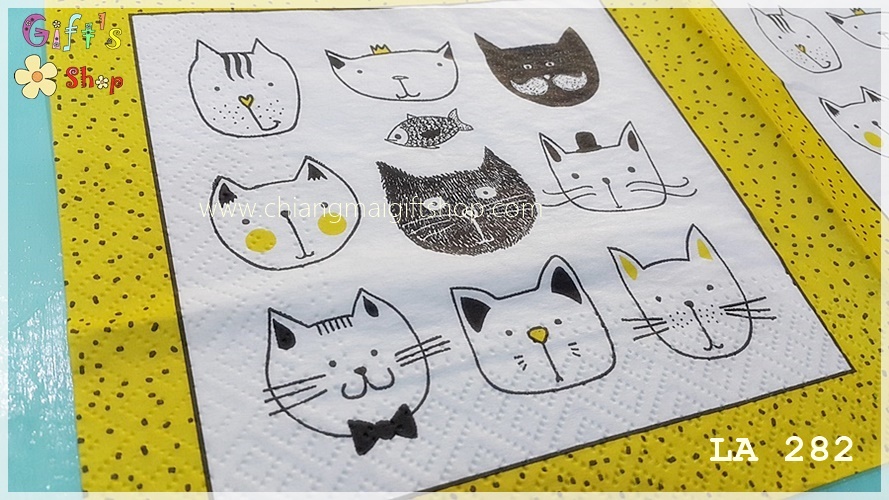 กระดาษแนปกิ้น ลายแมว ปลา พื้นหลังสีขาว ขอบเหลืองจุดดำ