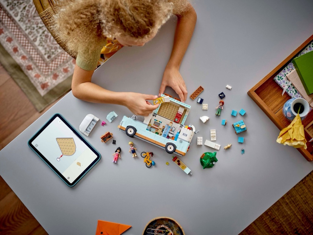 เลโก้ LEGO Friends 42663 Friendship Camper Van Adventure