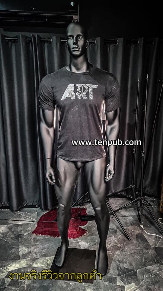 หุ่นนักกล้าม Under Armour