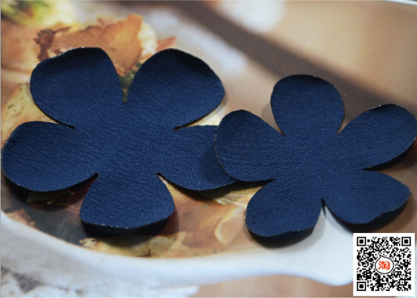 กลีบดอกไม้ผ้า ขนาด 5.5 ซม. มี 5 สีให้เลือก#CR040