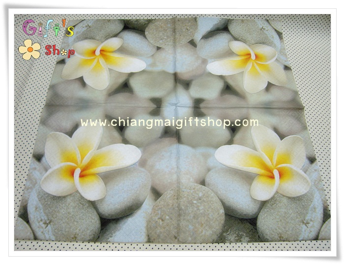 กระดาษแนปกิ้น ลายดอกลีลาวดี ลั่นทมพื้นหลังรูปหินสีน้ำตาล