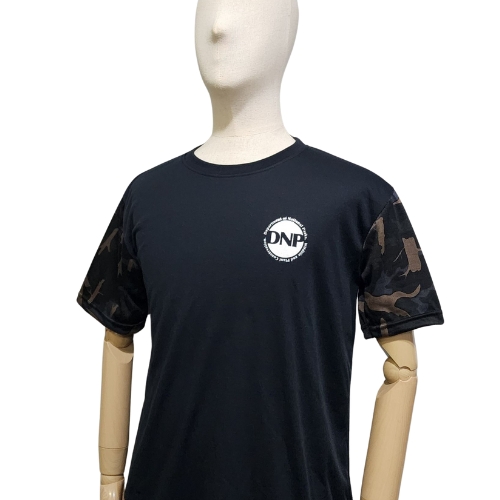เสื้อยืดดำ DNP-แขนลายพรางดำ (รุ่น2)