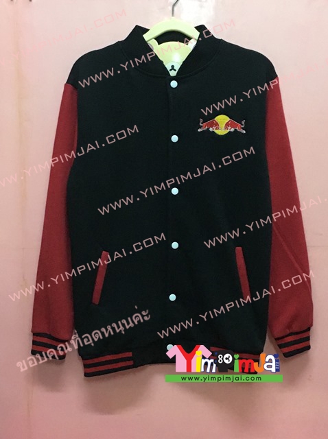 เสื้อกันหนาว เบสบอล สีดำ แขนยาวแดง กระดุมขาว ลายตามสั่ง เสื้อห้อง เสื้อรุ่น กระทิงแดง IT Department