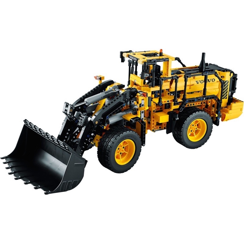 LEGO Technic 42030 Remote Controlled VOLVO L350F Wheel Load