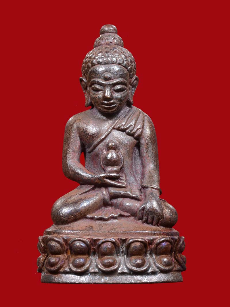 ลอยองค์พระกริ่งเฉลิมพล รุ่นทองฉลองเจย์ดี เนื้อโลหะะรมดำ ปี 2552 ครับ