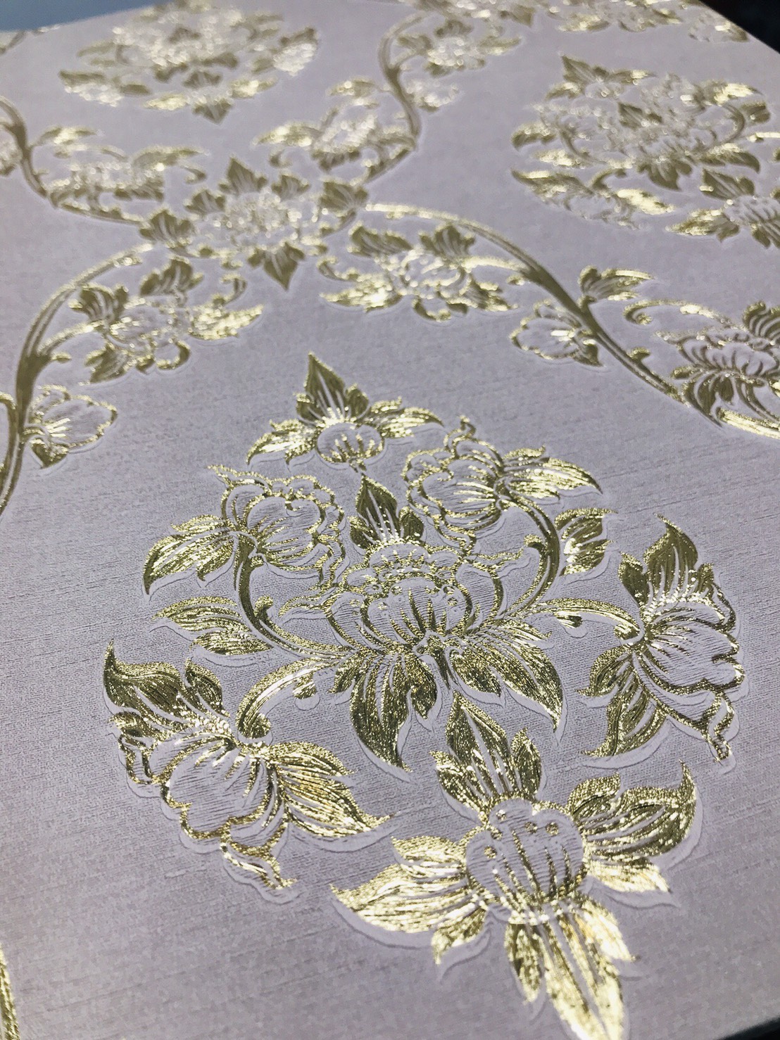 วอลเปเปอร์ลายไทย ดอกพุดตาน สีทอง-พื้นเทา RG101-02