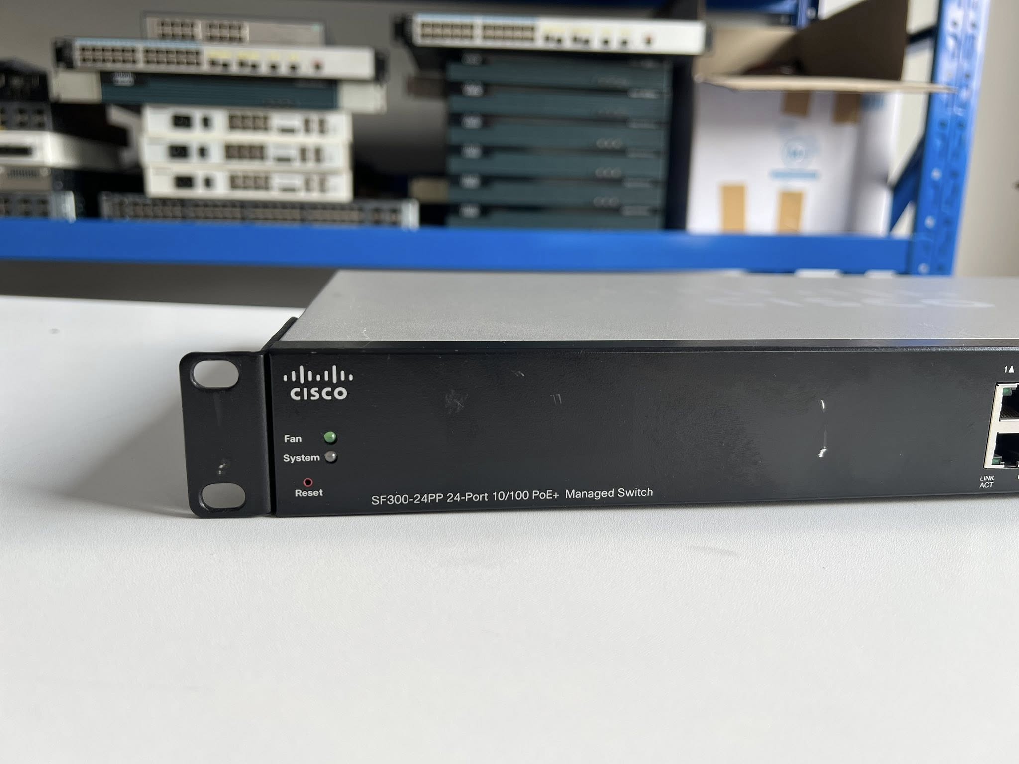 Switch Cisco SF300 24 Port PoE web gui สวิทซิสโก้มือสอง พร้อมใช้งาน