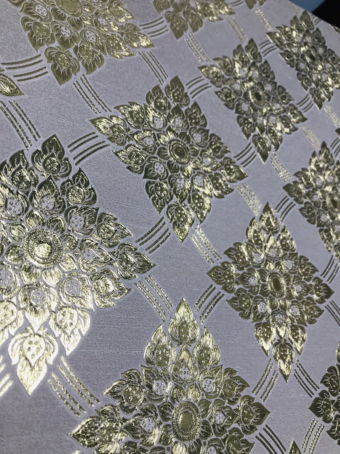 วอลเปเปอร์ติดผนังลายไทย ลายประจำยาม สีทอง-พื้นเทา RG033-02