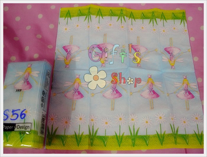 กระดาษแนปกิ้น ลายนางฟ้าชุดสีชมพู ดอกไม้สีขาวบนหญ้า พื้นหลังสีฟ้า
