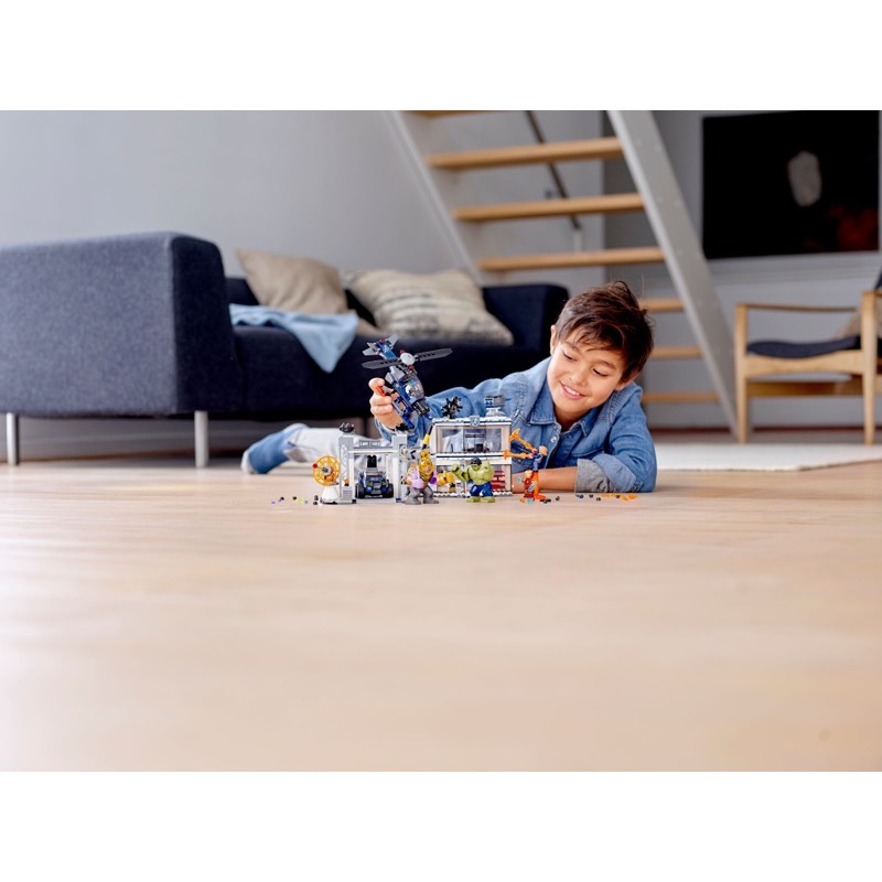 LEGO Super Heroes 76131 Avengers Compound Battle