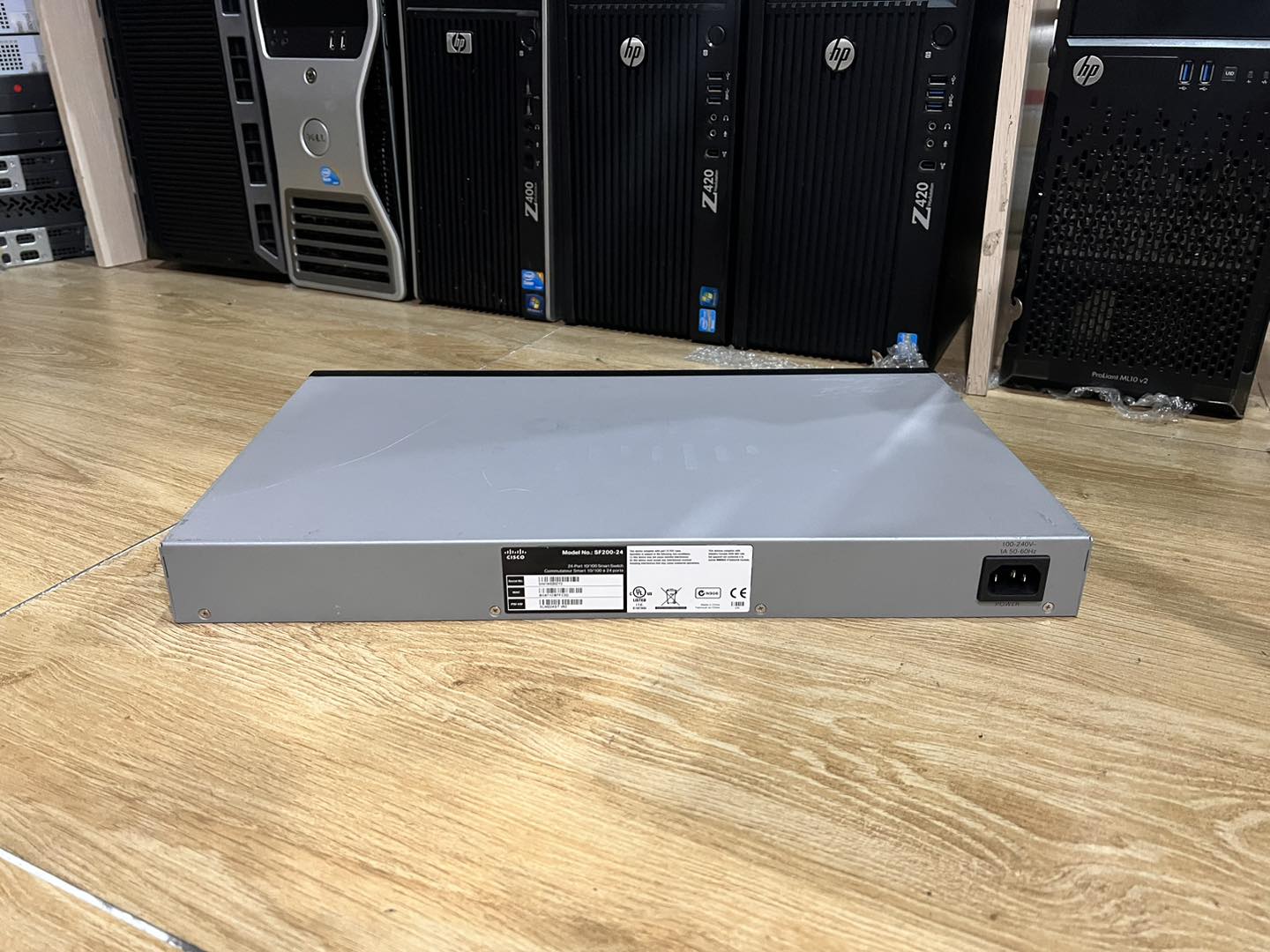 Cisco SF200 24-Port 10/100 มือสอง พร้อมใช้งาน