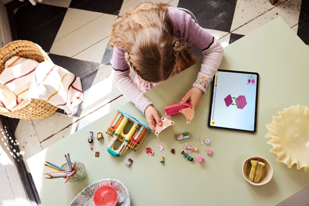 เลโก้ LEGO Wicked 75681 Glinda, Elphaba & Nessarose at Shiz Uni