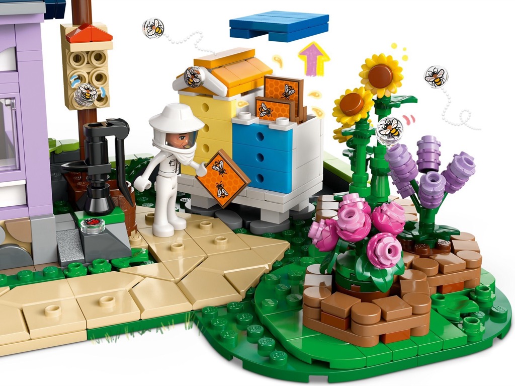 เลโก้ LEGO Friends 42669 Beekeepers' House and Flower Garden