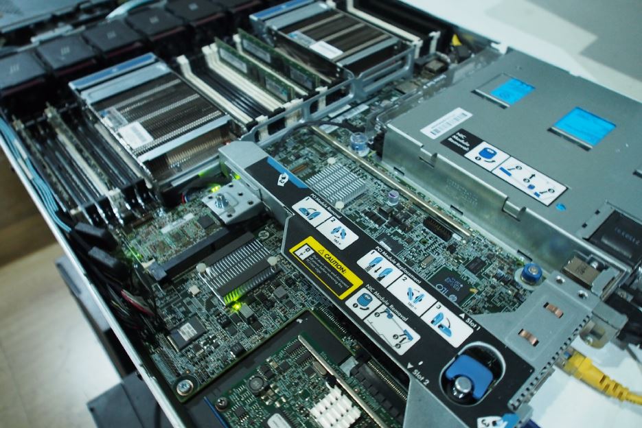 hp dl360p g8 2cpu มือ 2 พร้อมใช้งาน