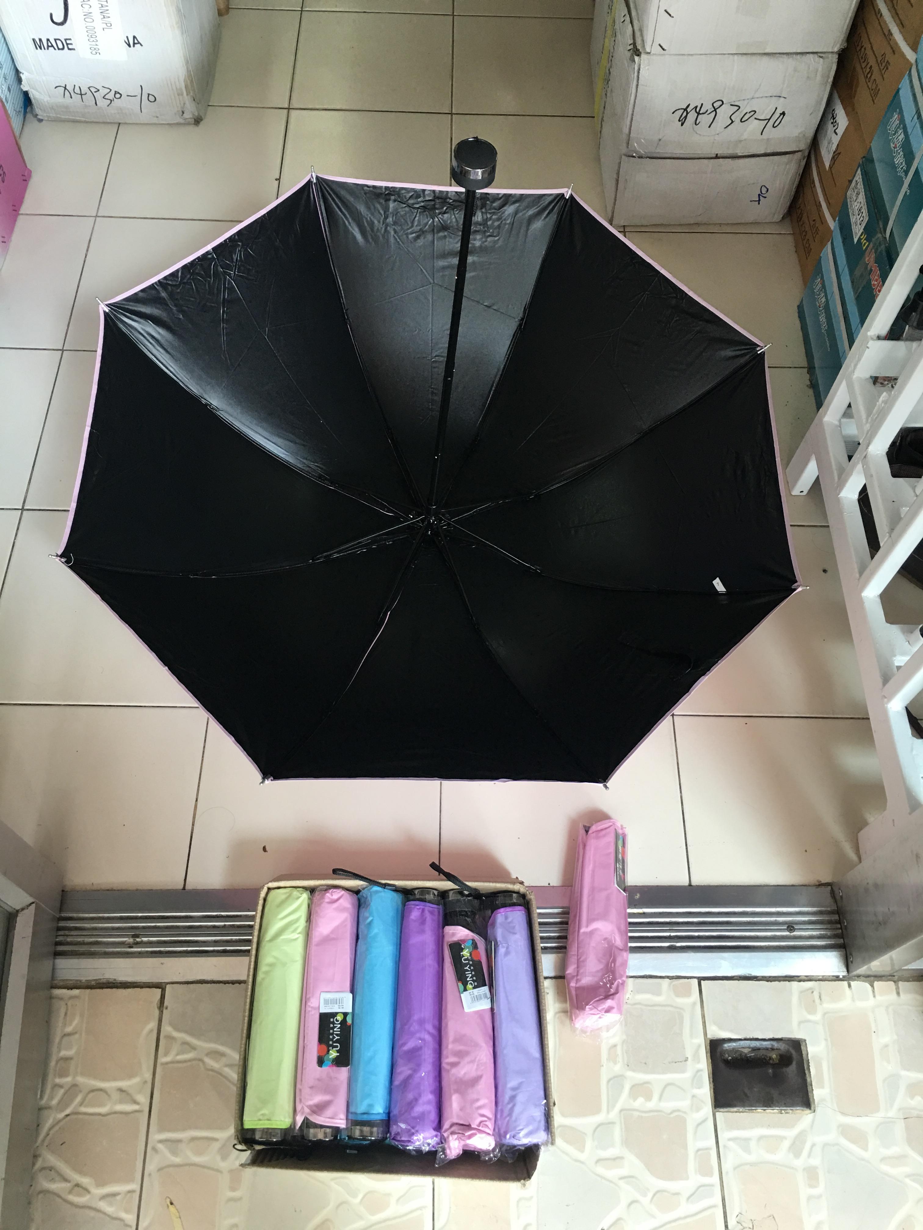 ร่มพับ4ตอนสีพื้น ยูวีดำ รหัส 1601-1