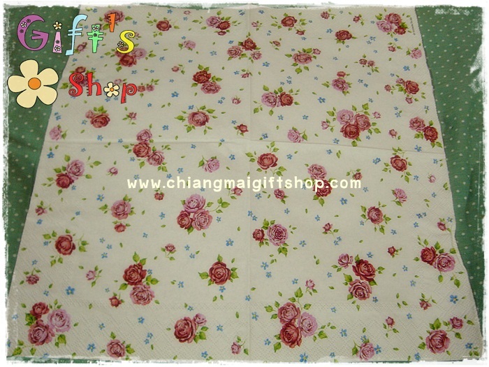 กระดาษแนปกิ้น ลายดอกกุหลาบสีแดง พื้นหลังสีขาวลายดอกสีน้ำเงินจิ๋ว