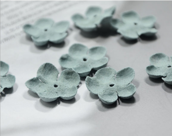 กลีบดอกไม้ผ้า ขนาด 2 ซม. มี 4 สีให้เลือก#CR041