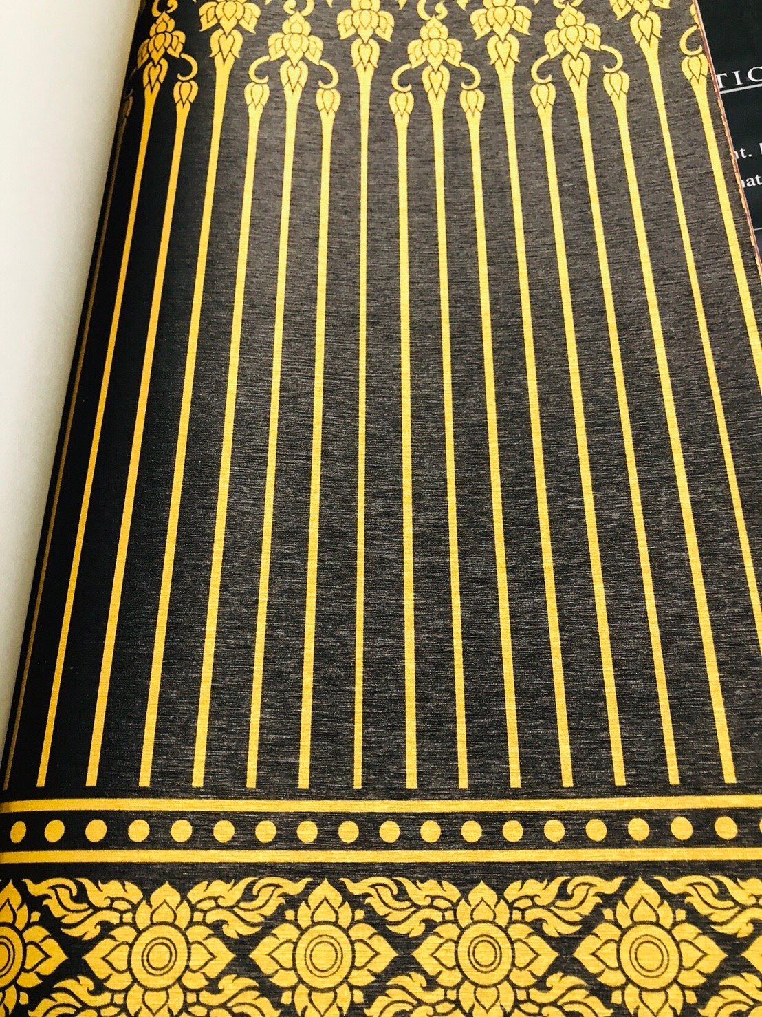 วอลเปเปอร์ลายไทย (ขอบบนล่าง) ดำ-ทอง BD049-10